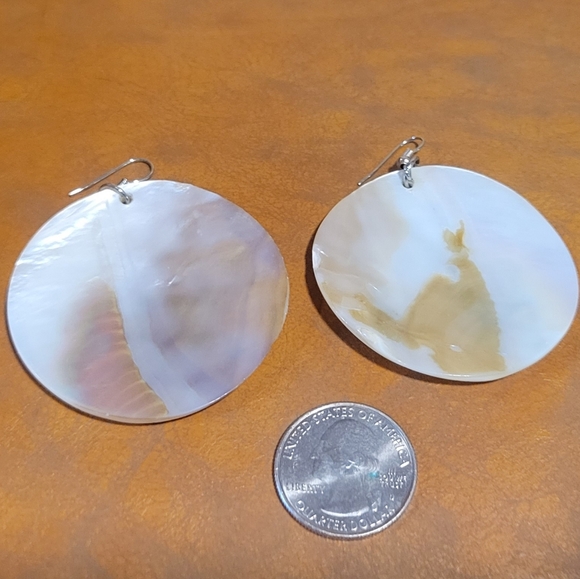 Beautiful Boho Shell Earings - Picture 3 of 3